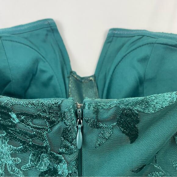 Lulus Magical Mood Emerald Green Embroidered Strapless Skater Mini Dress Small - Picture 7 of 10